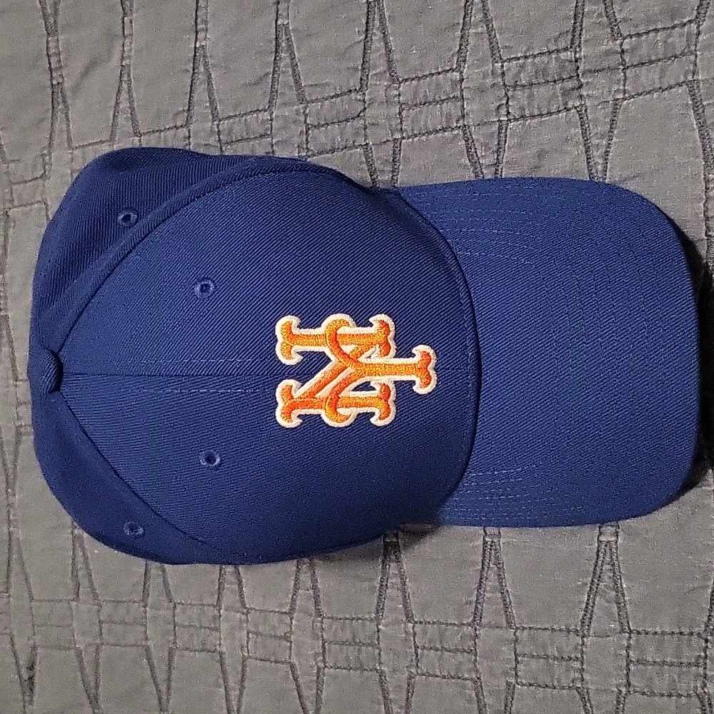 NYM Nike Dri-Fit Club Cap - size M/L - worn once - EUC